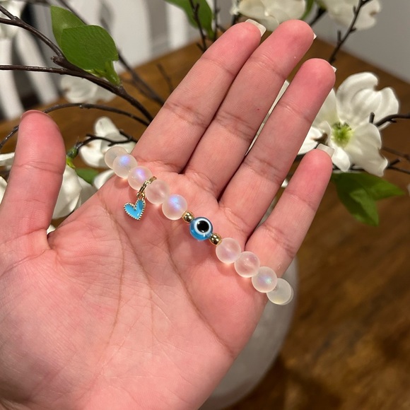 Handmade bracelet Blue Evil Eye (encourage self acceptance) - Picture 2 of 2